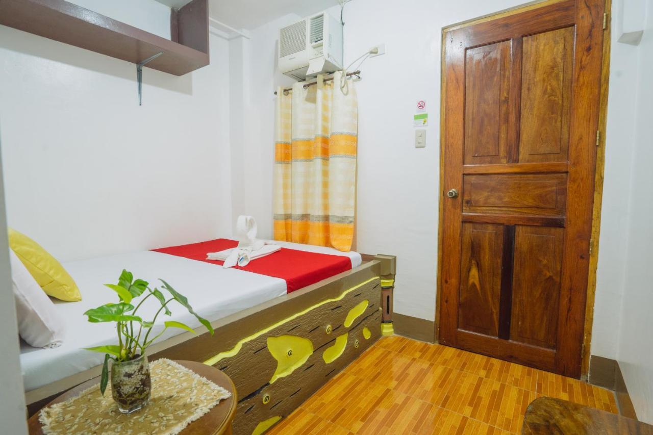 Hotel Jorge Transient House Coron Exterior foto